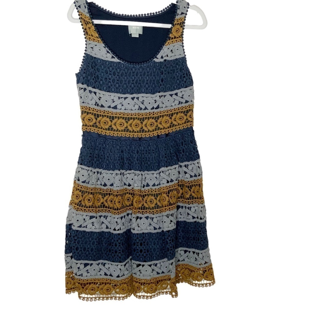 𝅺MAEVE sleeveless crotchet dress with lining. Size 6